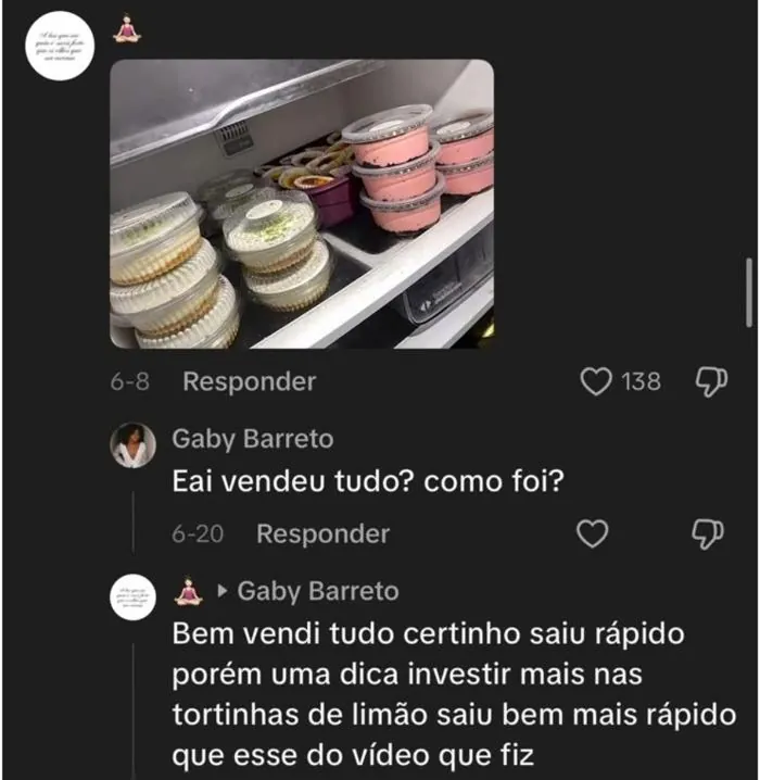 Comentário de cliente que vendeu todas as tortinhas rapidamente, com foto